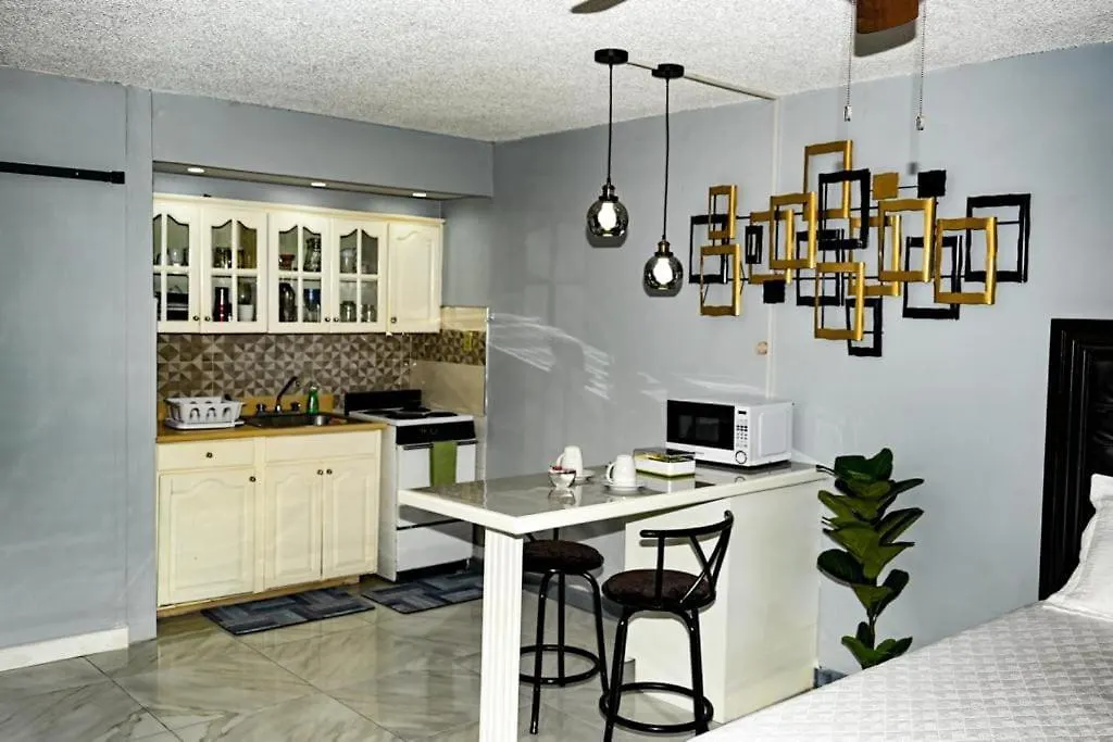 D'Escape At Seawind On The Bay Apartman Montego Bay